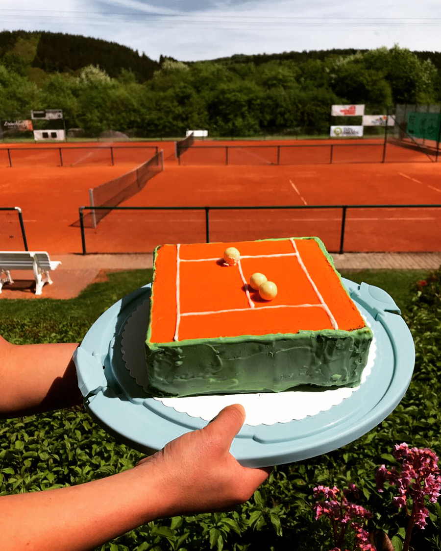 Tennisplatz-Torte